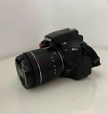Nikon Kit D5600 + Lente 18-55mm Vr (Usado) - Imagen 2